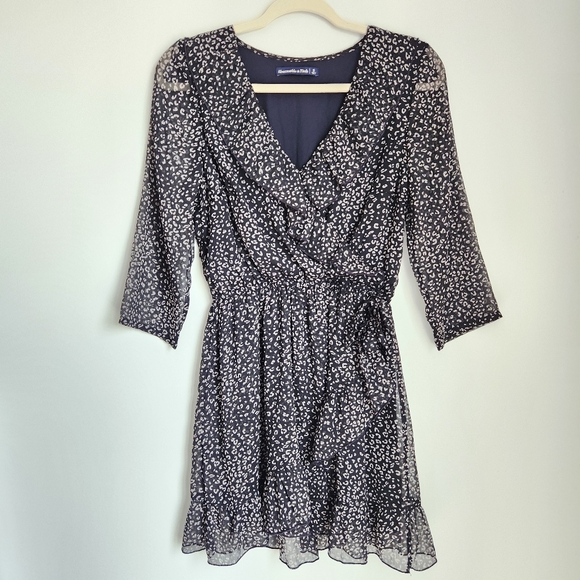 Abercrombie & Fitch Dresses & Skirts - Abercrombie & Fitch Size S Black Faux Wrap Cheetah Print V-Neck 3/4 Sleeve Dress